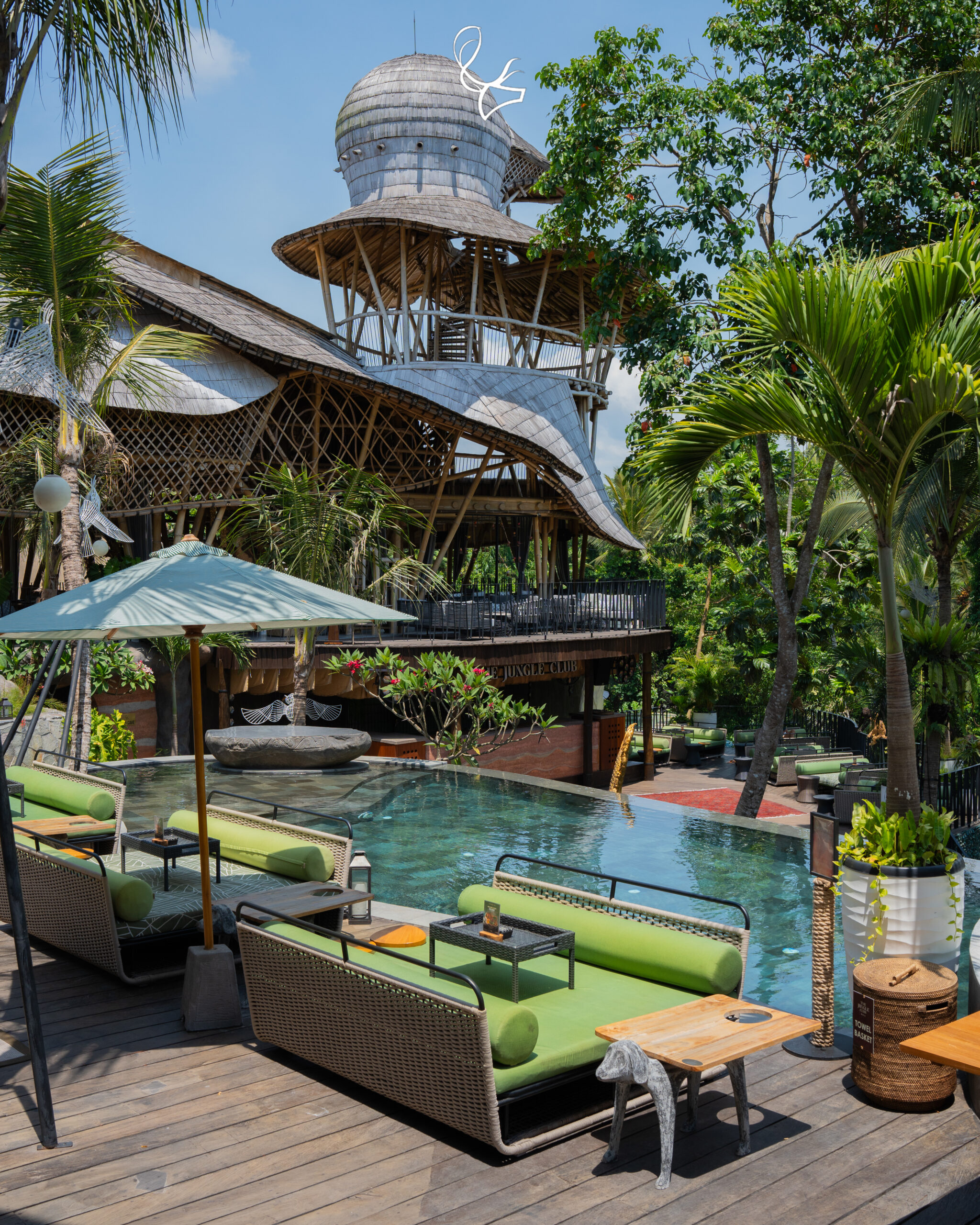 infinity pool in ubud