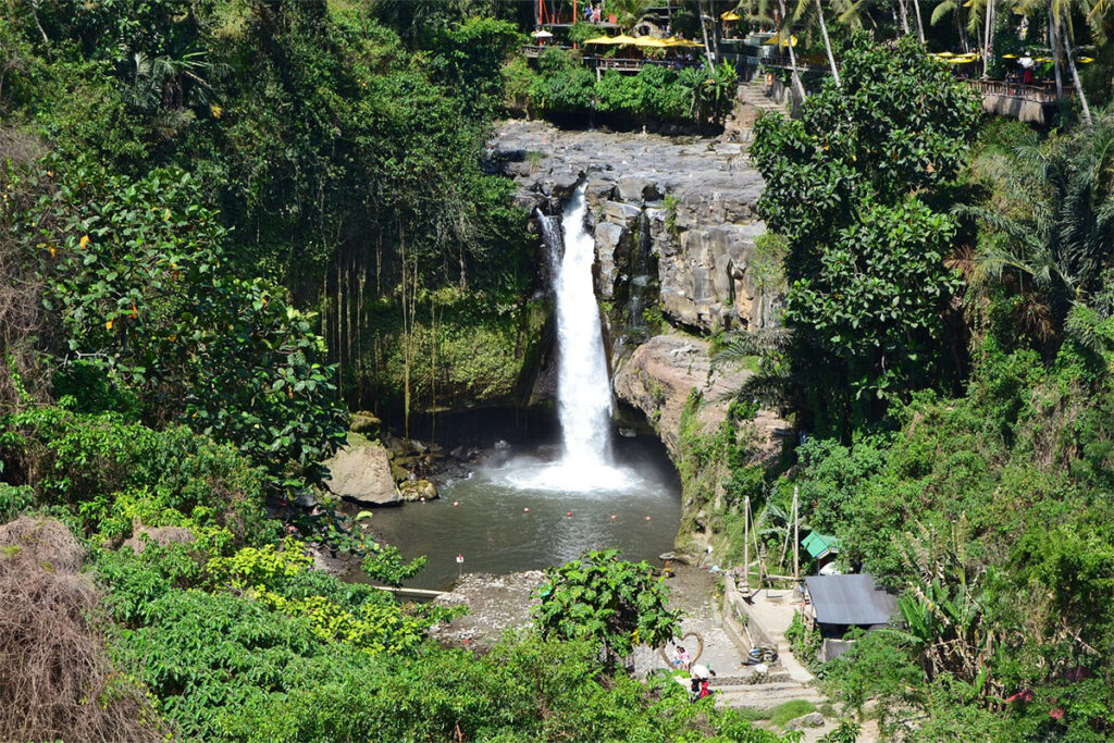tempat wisata di ubud: air tegenungan