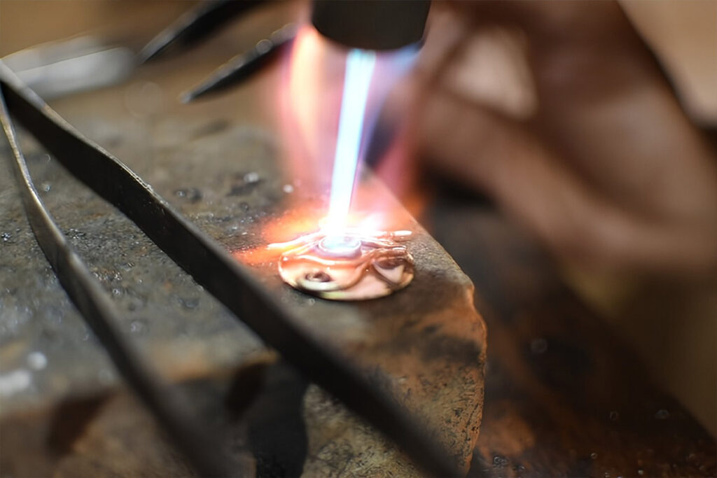 Silver jewelry-making class in Ubud
