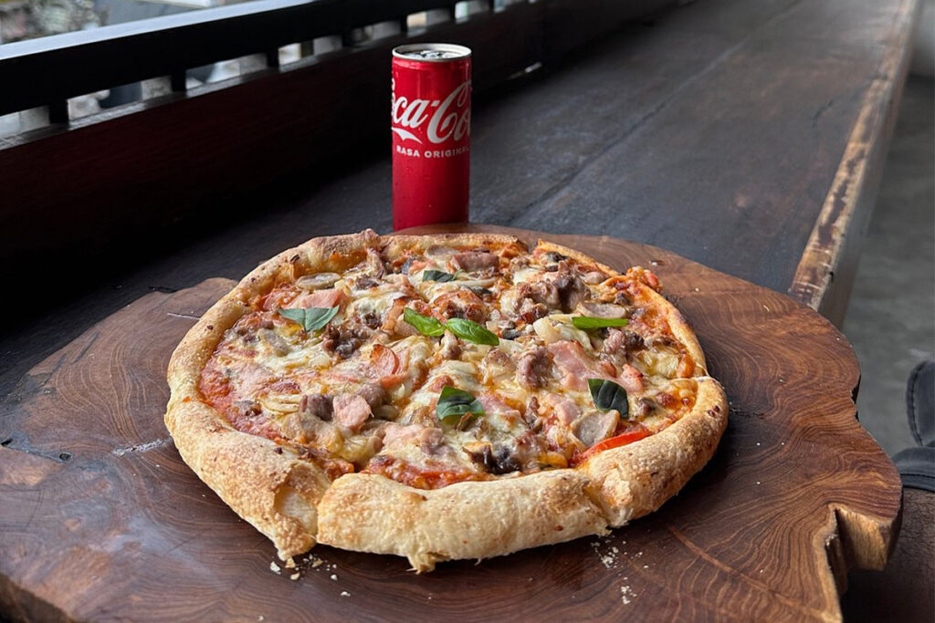 neopolitan pizza at napoli