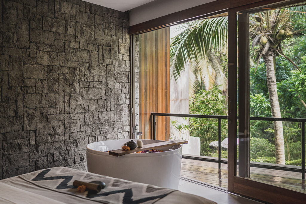 Best place to stay Kedewatan or Sayan Area