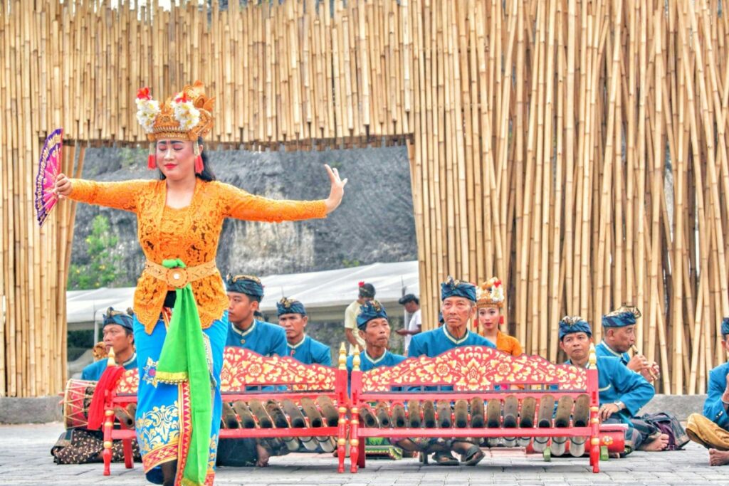 Joged Bumbung Dance
